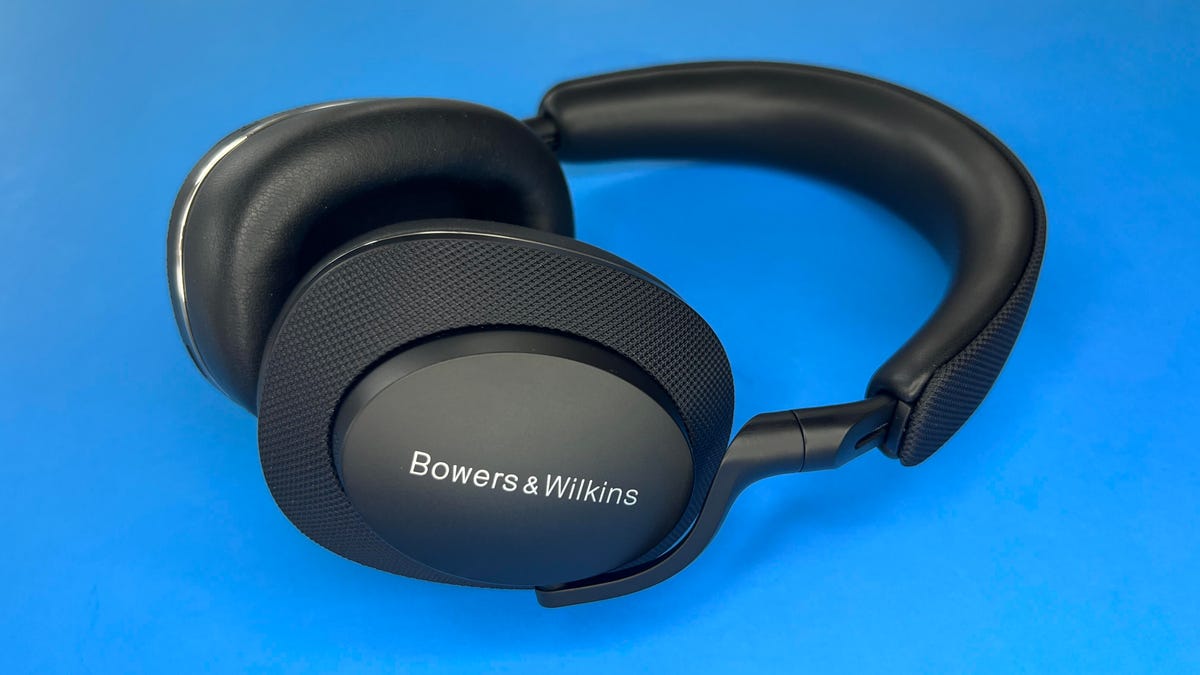 The Bowers & Wilkins PX7 S2 headphones