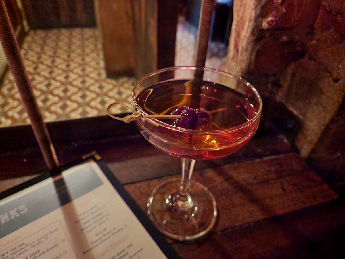 galaxy-s22-ultra-cocktail-night-mode