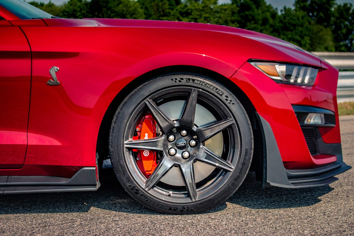 2020-ford-mustang-shelby-gt500-30