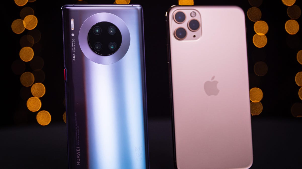 m30-iphone11-sidebyside-1