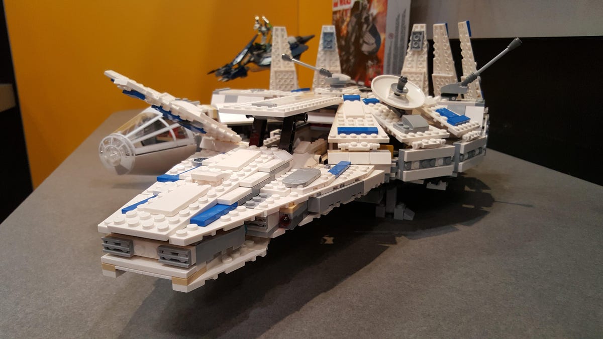 lego-millennium-falcon-kessel-run-solo-star-wars-toy-fair-mike-sorrentino-cnet-4