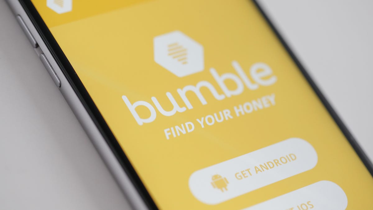 Bumble dating app lest only women start converstation.