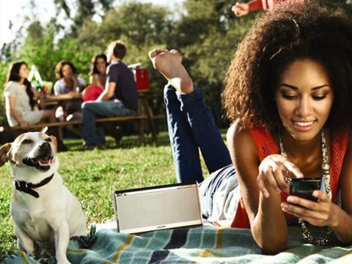 Bose SoundLink Wireless Mobile in the park