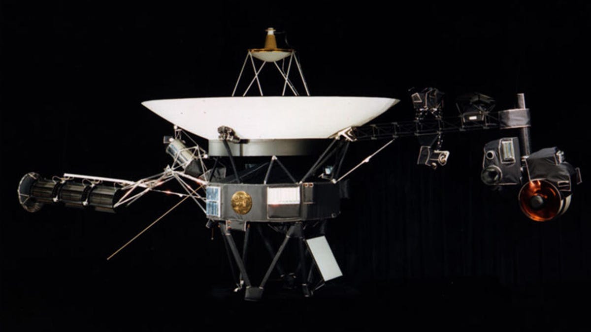 voyager-1042