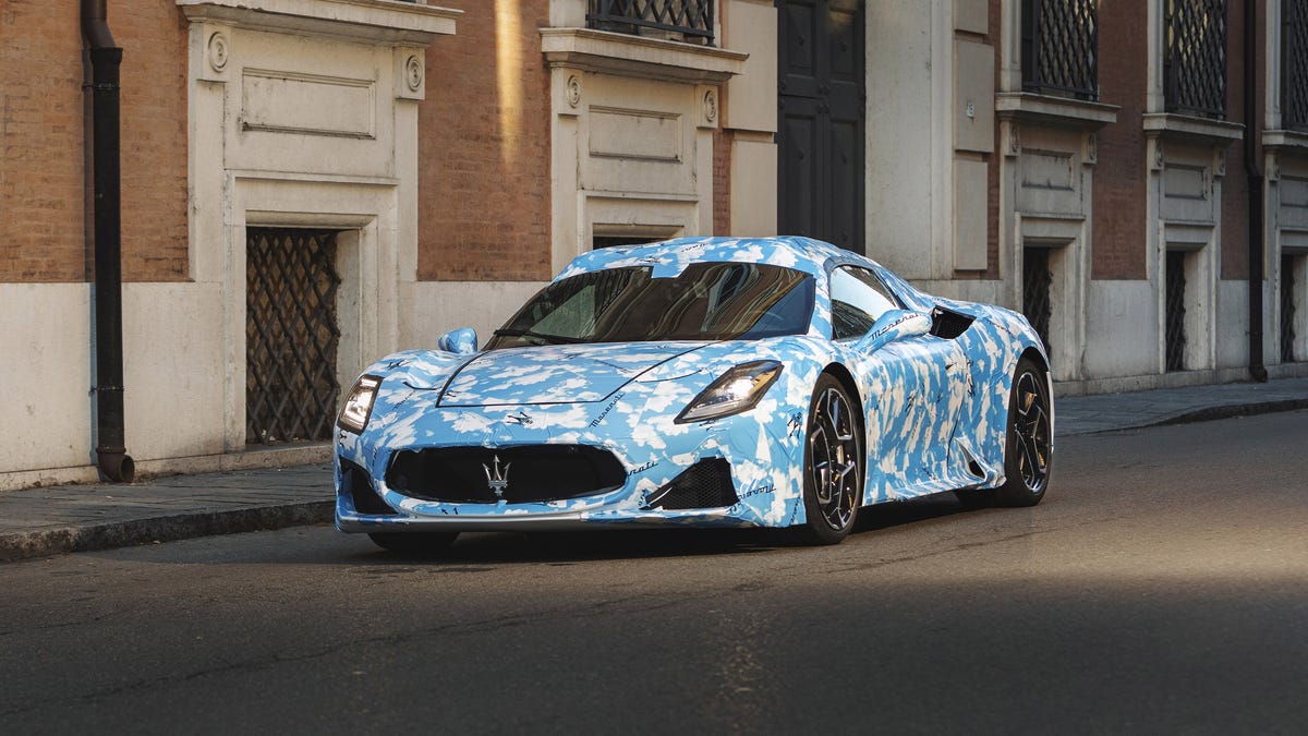 Maserati MC20 Convertible prototype