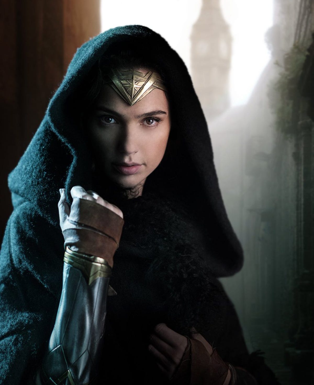 wonder-woman-gal-gadot-hood.jpg