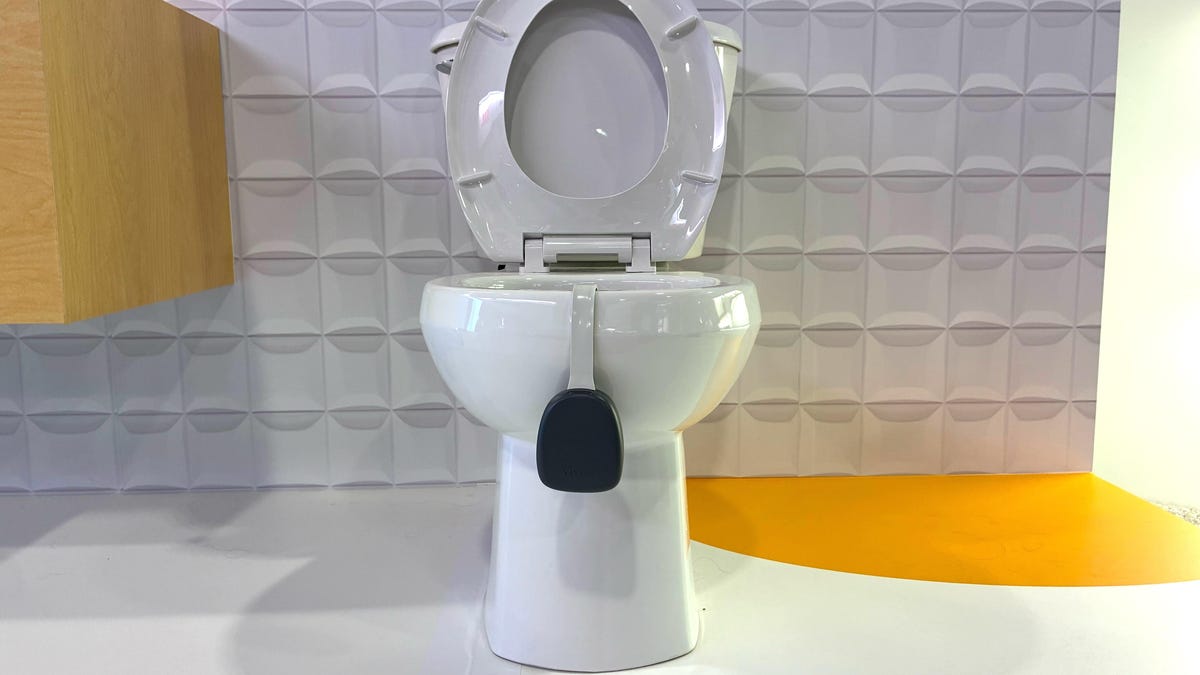 vivoo toilet attached to toilet seat