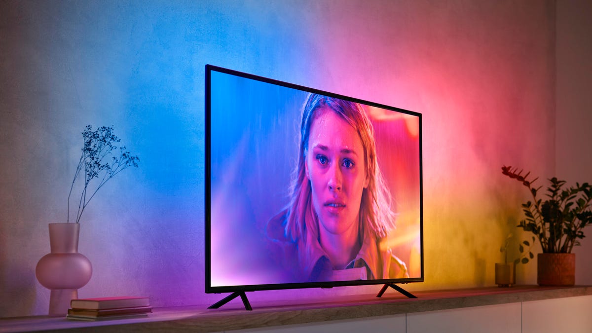 philips-hue-play-gradient-lightstrip-home-theater-close-up-light-strip