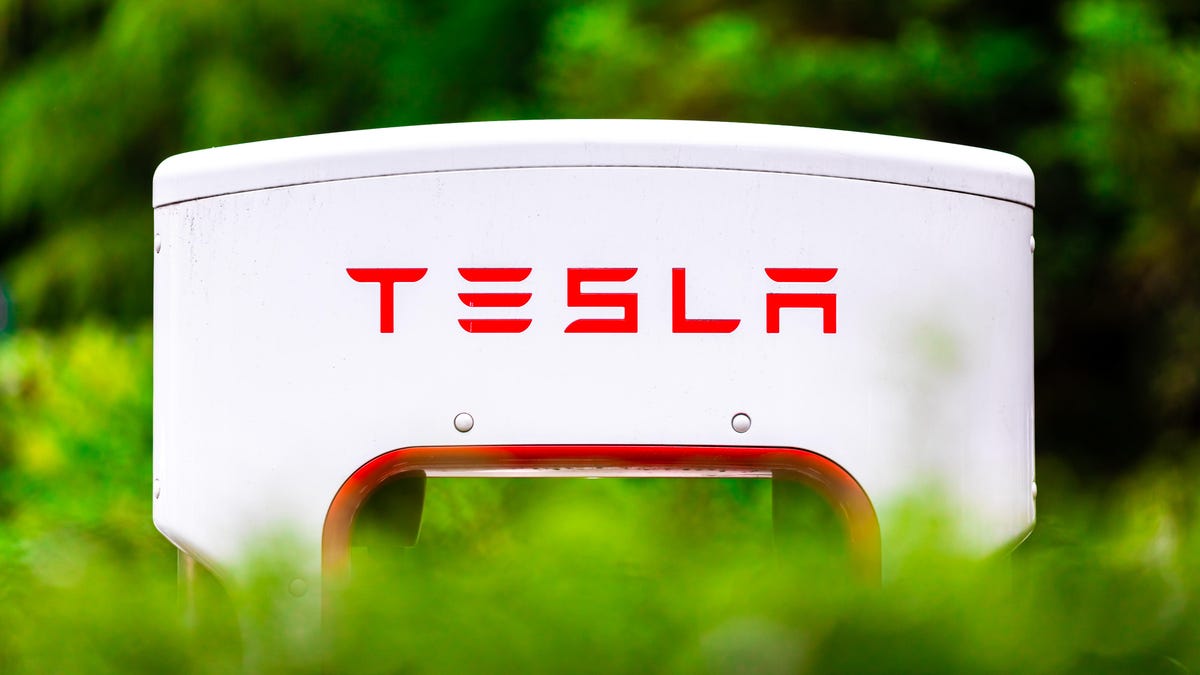 tesla-electric-cars-charging-ev-1601