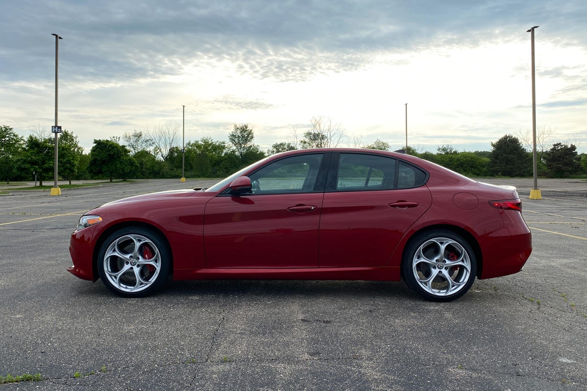 2021-alfa-romeo-giulia-ti-sport-110