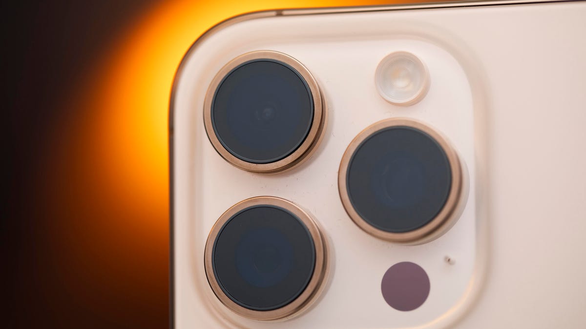 Apple's iPhone 16 Pro Max camera lenses