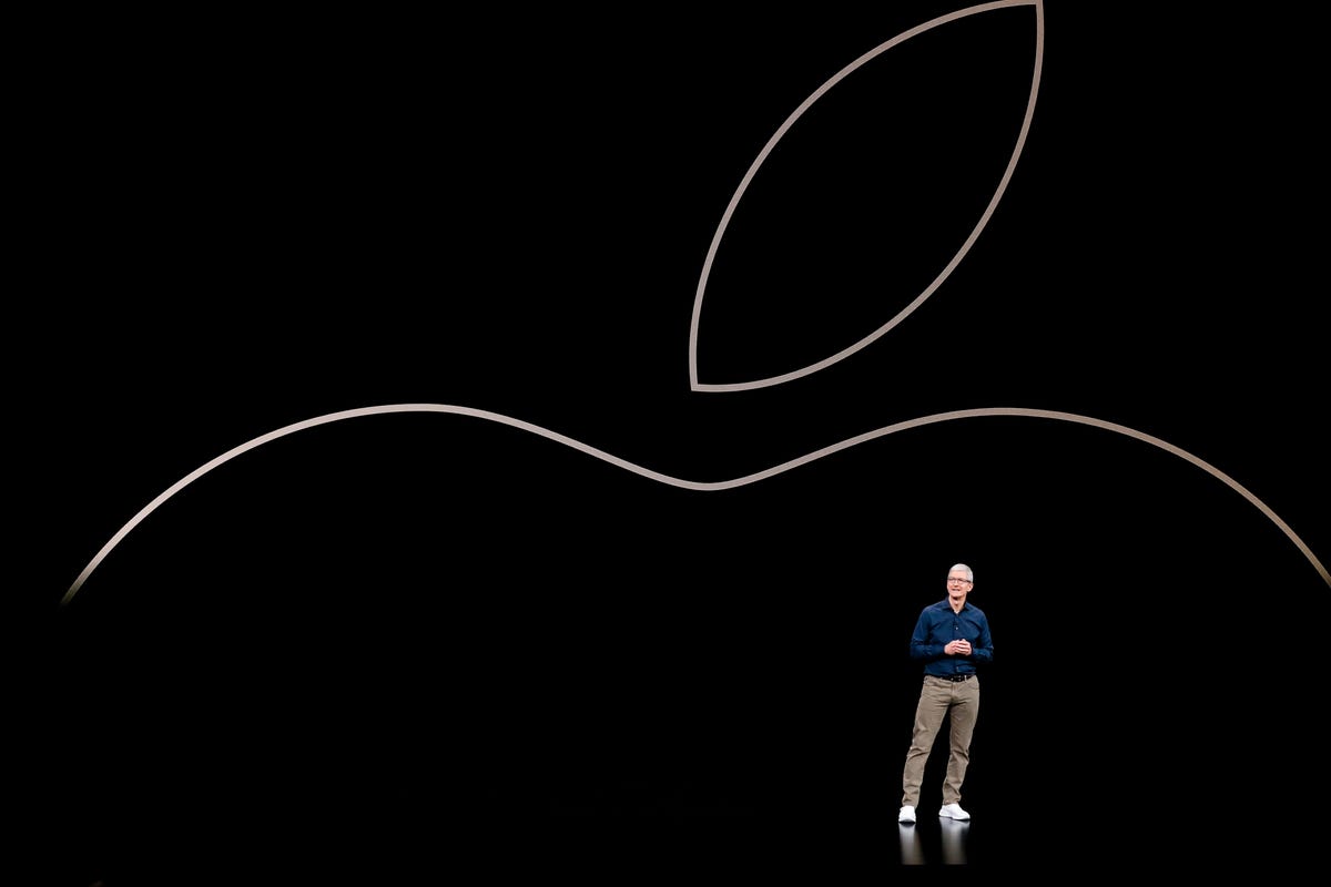 apple-event-091218-tim-cook-apple-logo-0447