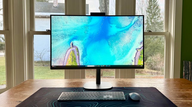 HP OmniStudio X all-in-one on a kitchen table