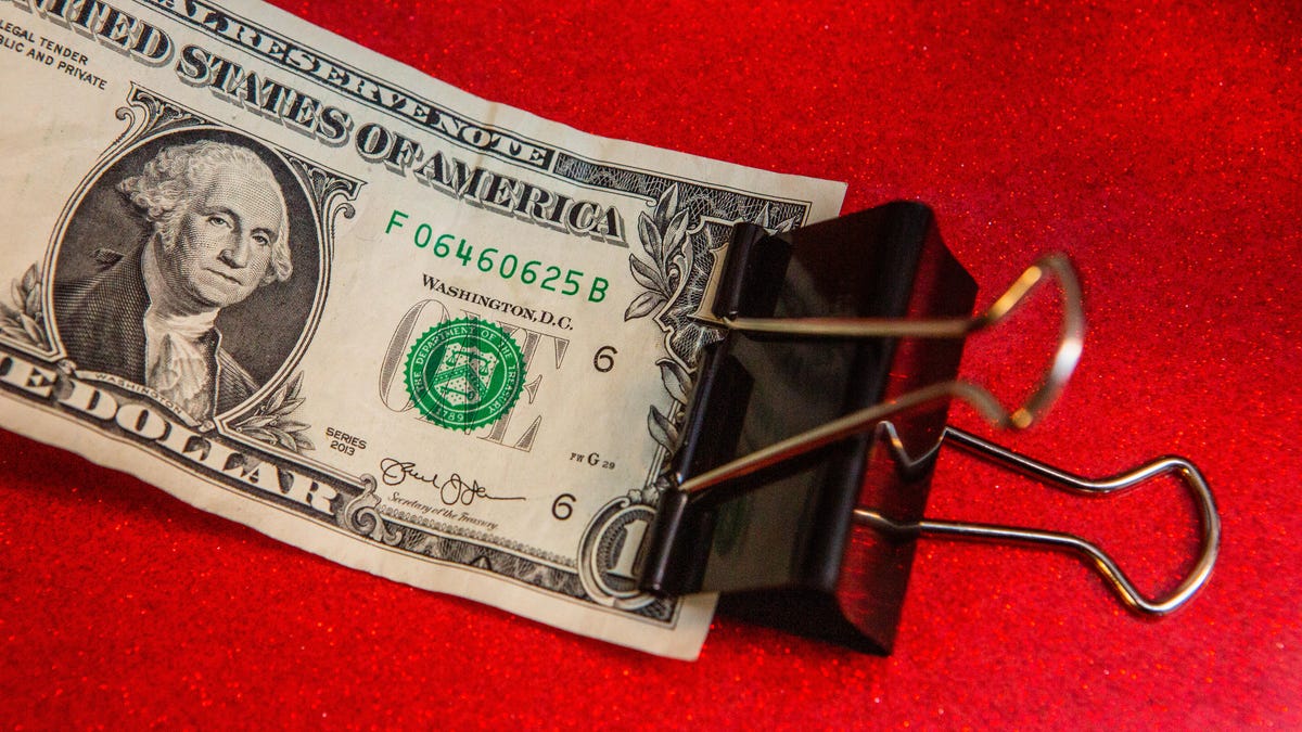 013-cash-stimulus-bill-help-americans-poverty-last-dollar-torn-apart-election