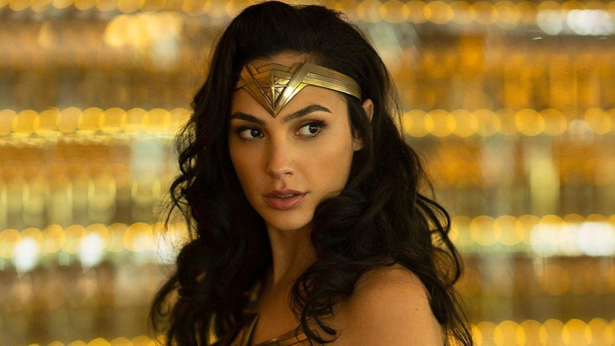 twitter-in-stream-wide-gal-gadot-wonder-woman