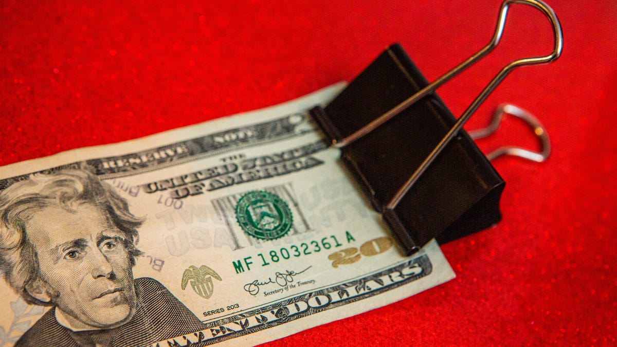 012-cash-stimulus-bill-help-americans-poverty-last-dollar-torn-apart-election