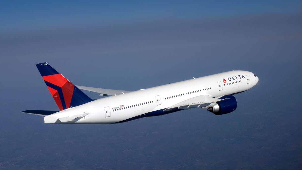delta-boeing-777-200lr-in-flight.jpg