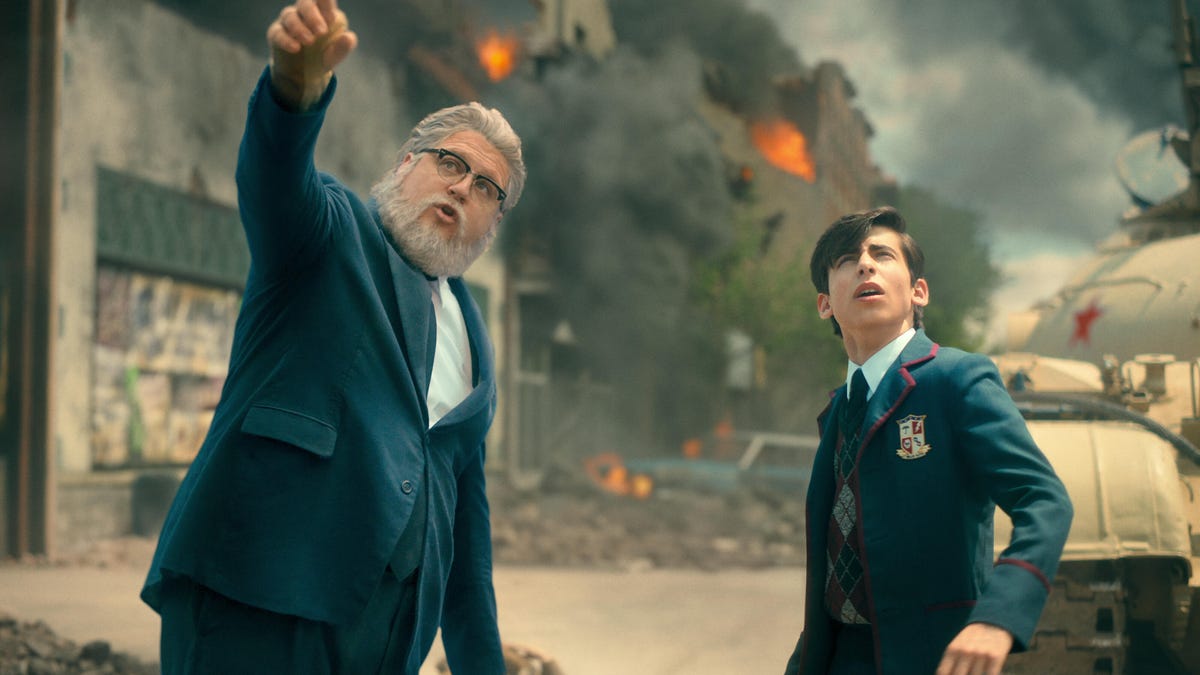 Still from The Umbrella Academy season 2 episode 6