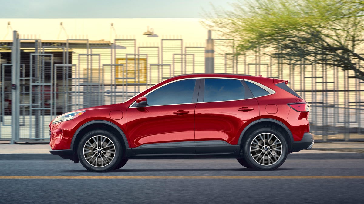 ford-escape-phev-promo