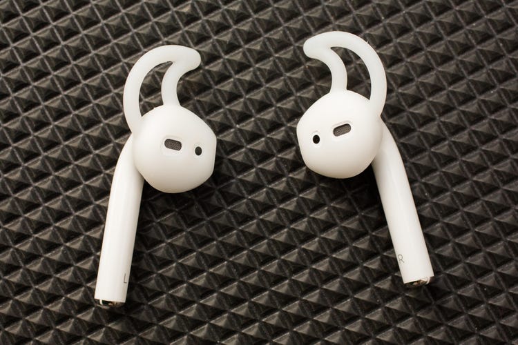 apple-airpod-sports-fitting-01