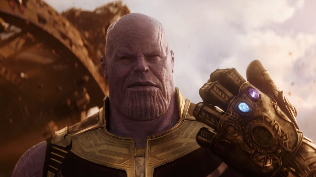 avengers-infinity-war-thanos-smash