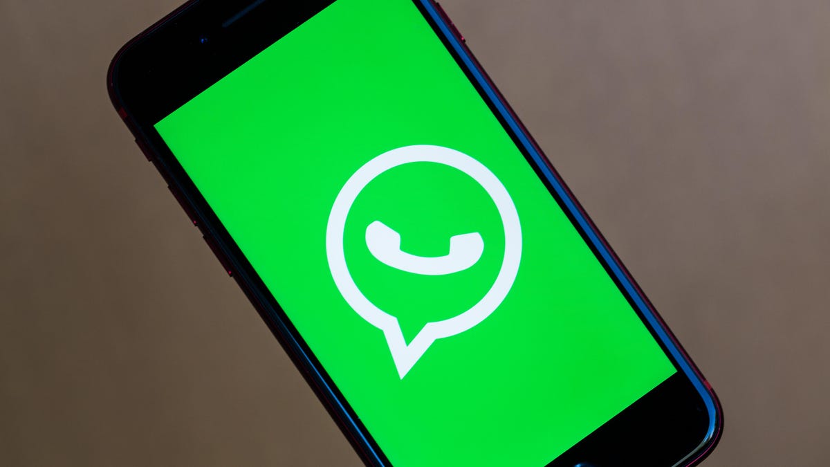 whatsapp-logo-phone-2958