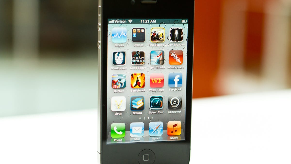 Apple's iPhone 4S isn't going anywhere anytime soon, according to one analyst.