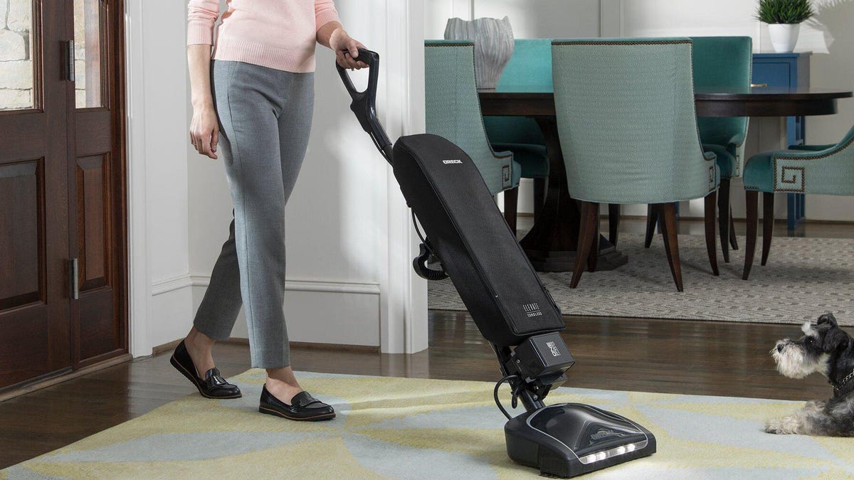 oreck-elevate-cordless-foyer