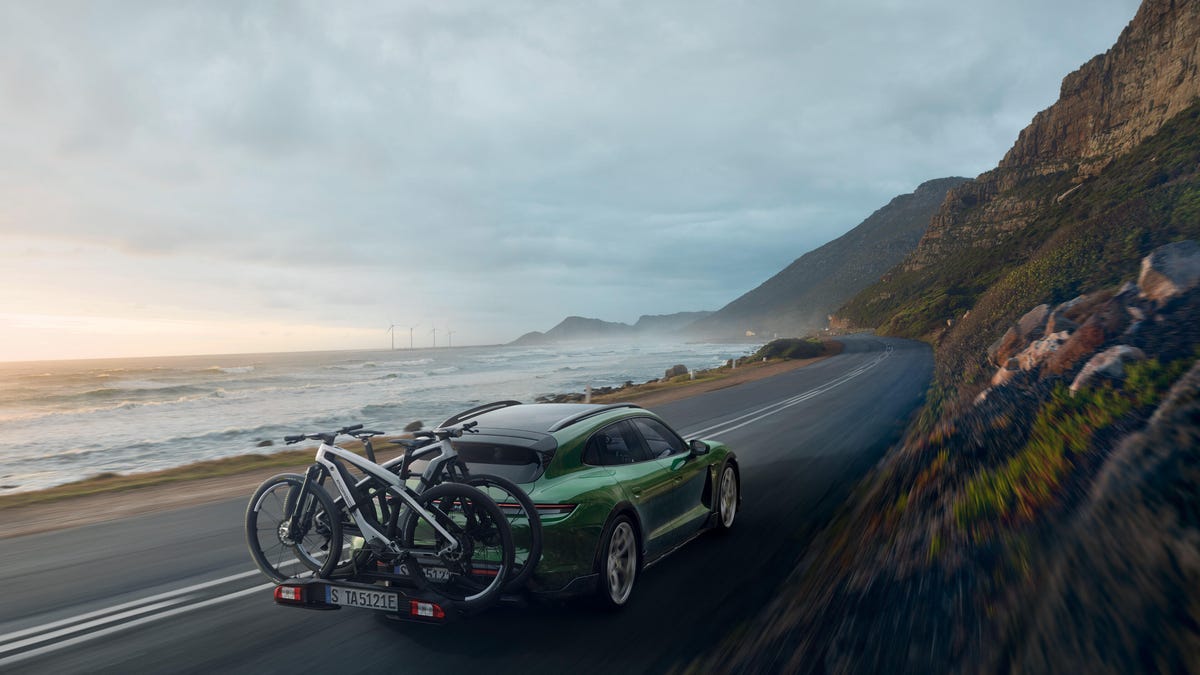 porsche-ebike-cross-mood-outdoor