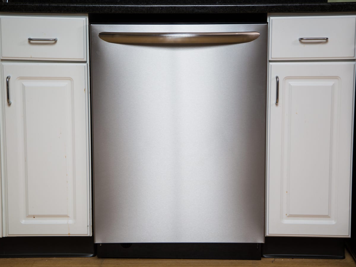 frigidaire-fgid2476sf-dishwasher-1