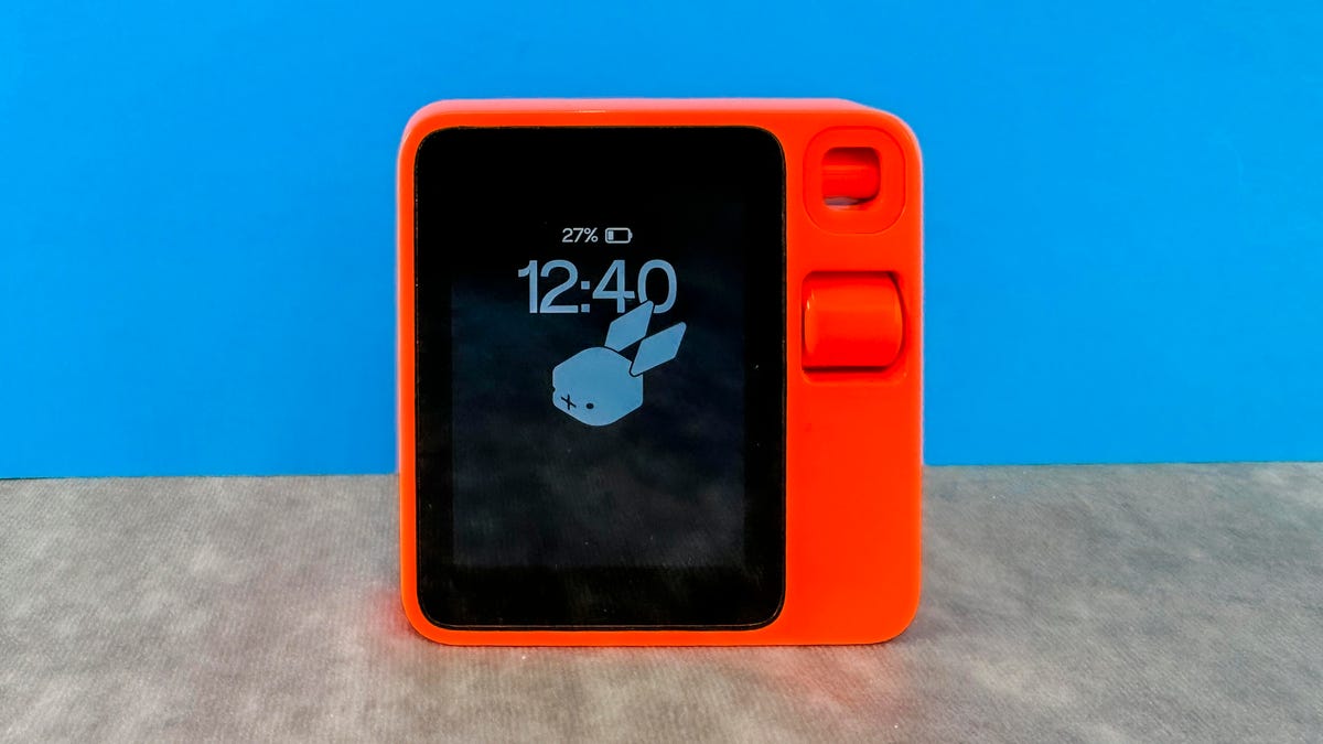 rabbit-r1-blue-background