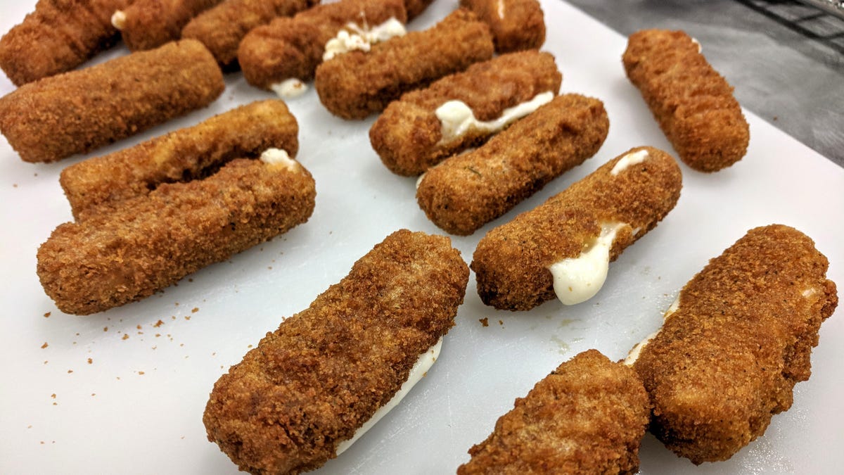 toaster-oven-mozzarella-sticks