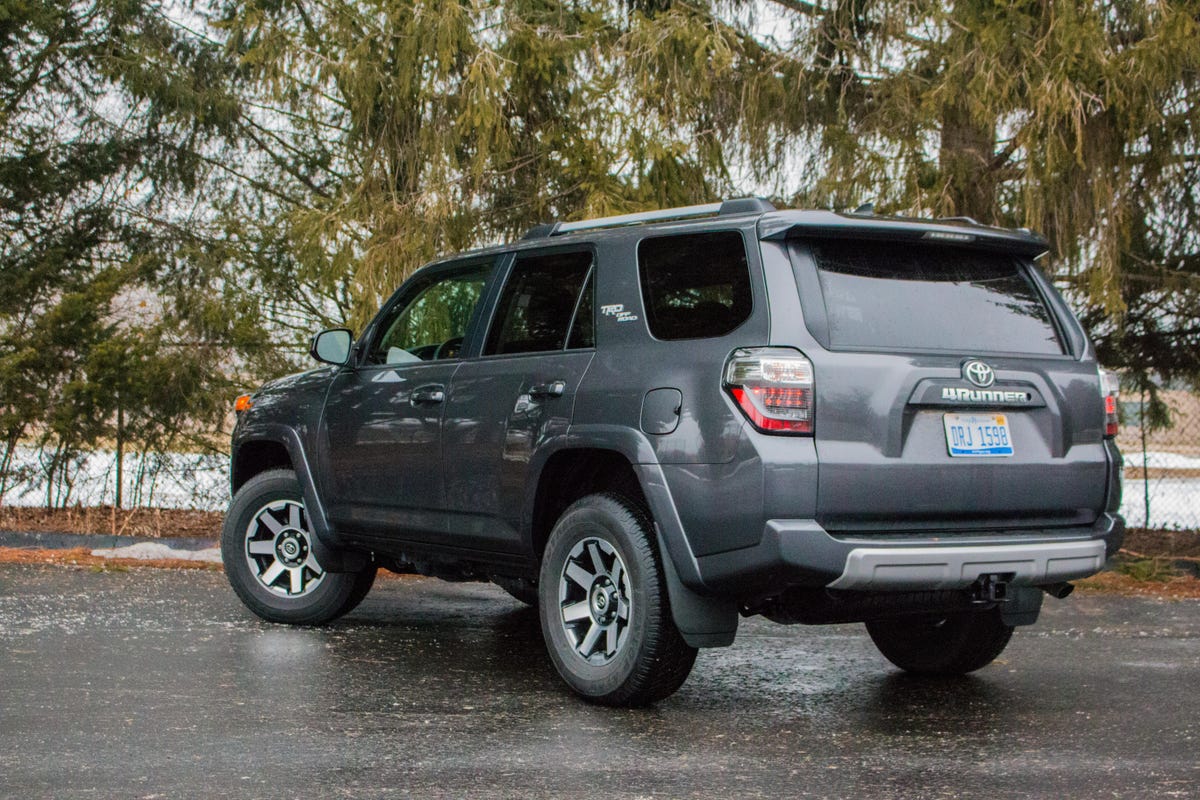 2018-toyota-4runner-trd-off-road-33