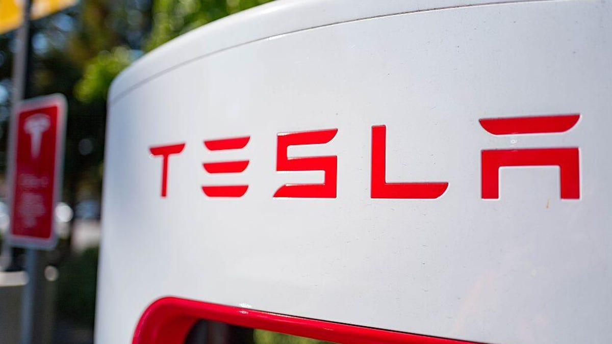 tesla-logo-gettyimages-597435890