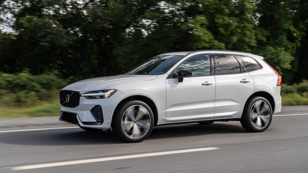 2022-volvo-xc60-b6-r-design-116