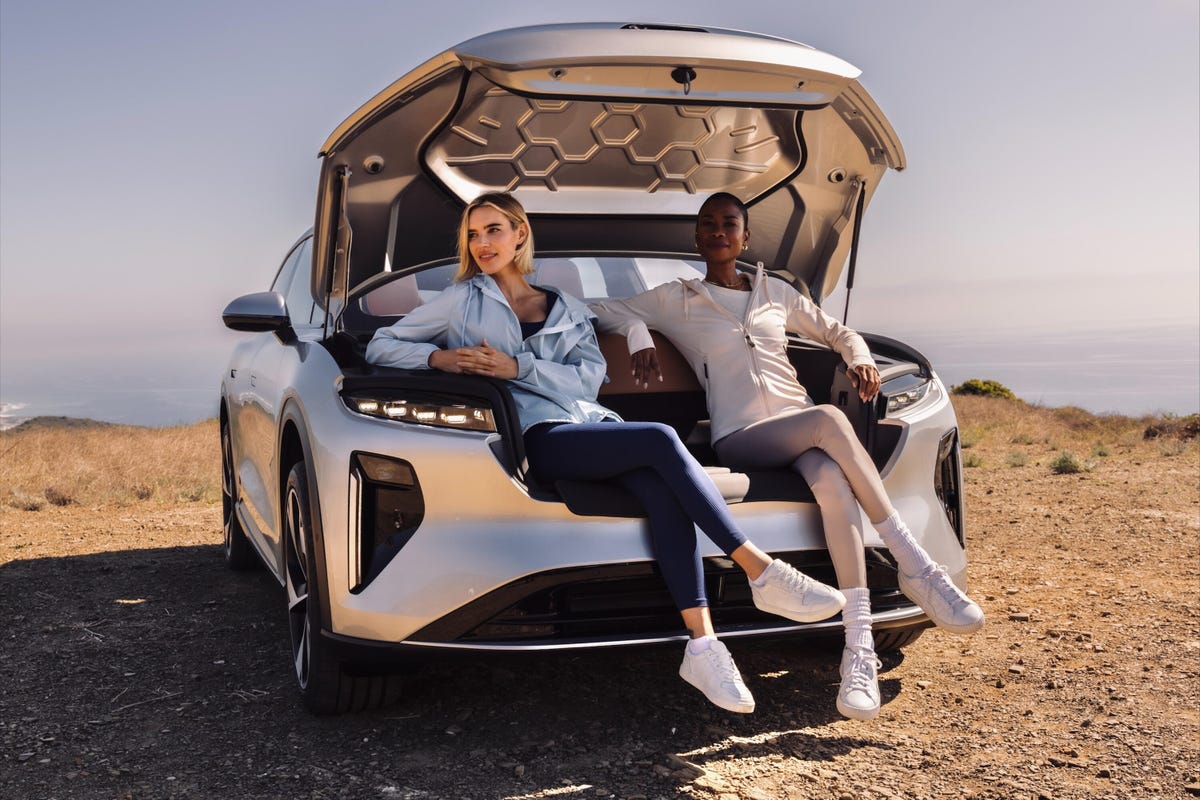 2025 Lucid Gravity Electric SUV revealed