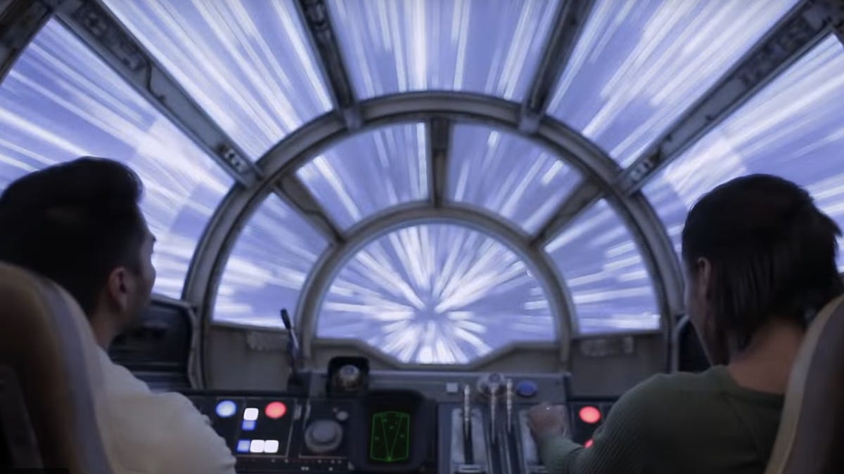 star-wars-galaxy-edge-millennium-falcon-smugglers-run-disney