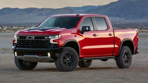 chevrolet-silverado-zr2-2023-first-drive-holdingstill-cms