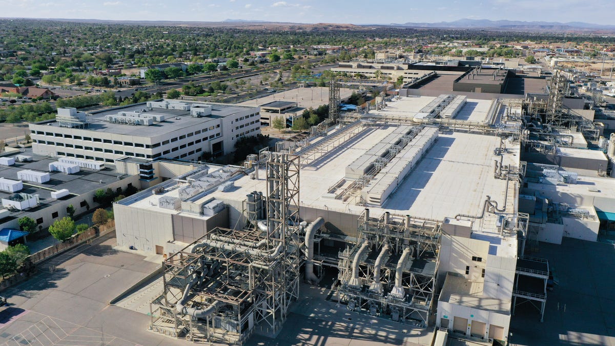 Intel plans to spend $3.5 billion upgrading its chipmaking plant in Rio Rancho, New Mexico.