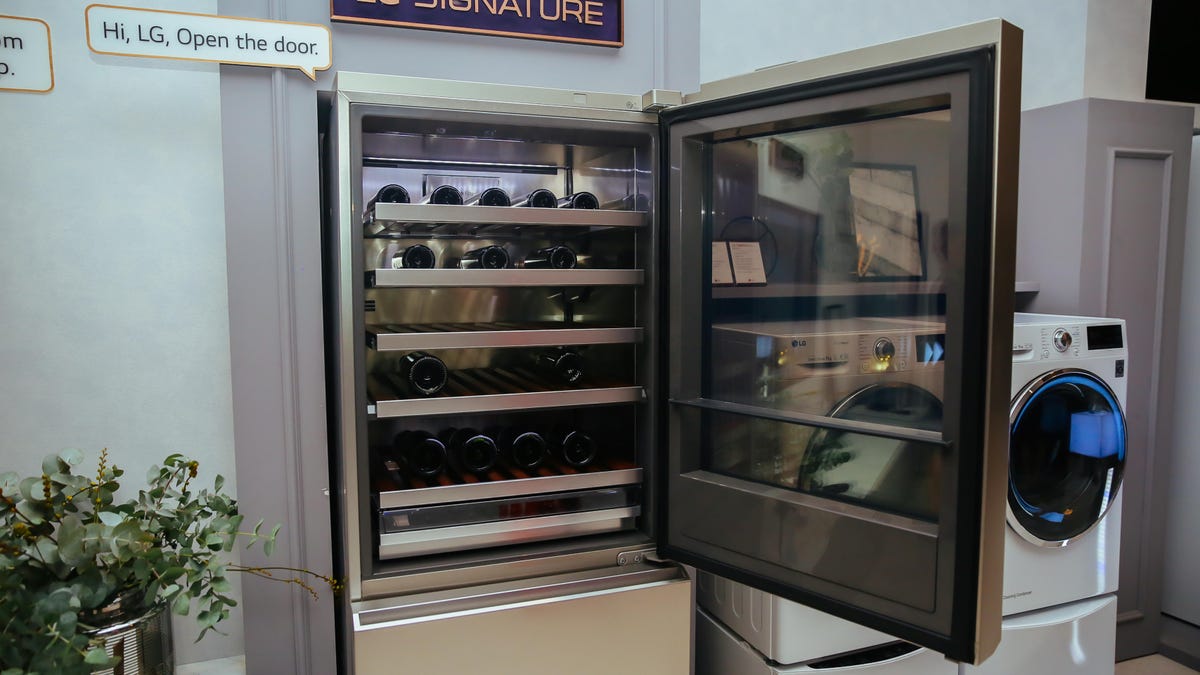 lg-signature-wine-cellar-ifa-2018-product-photos-2