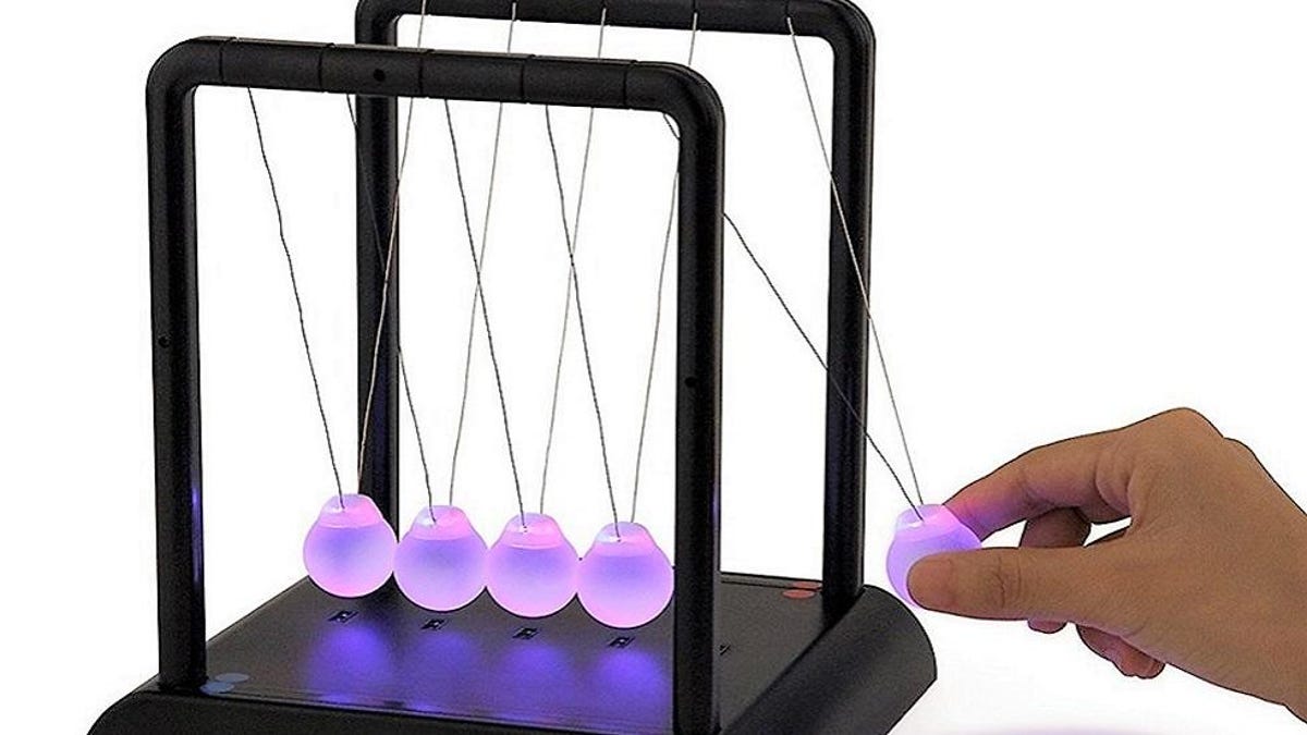 desk-toy-newtons-cradle