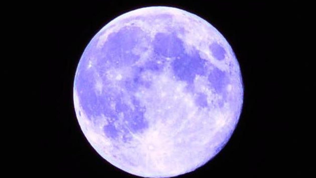 Blue moon by Tim Hornyak/CNET