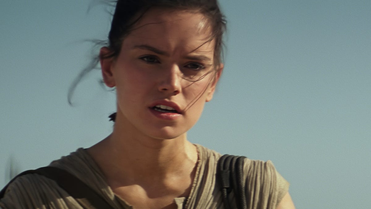 star-wars-force-awakens-press-daisy-ridley-rey.jpg