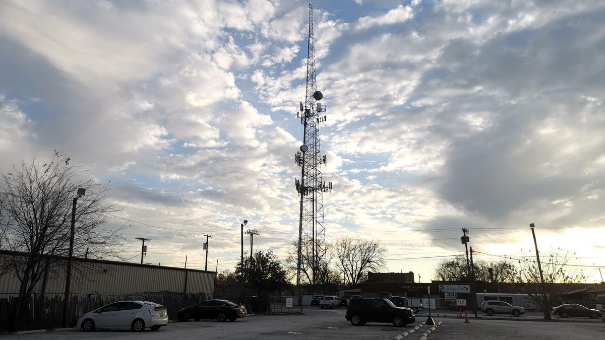 at-t-magnolia-5g-trial-cell-mobile-tower
