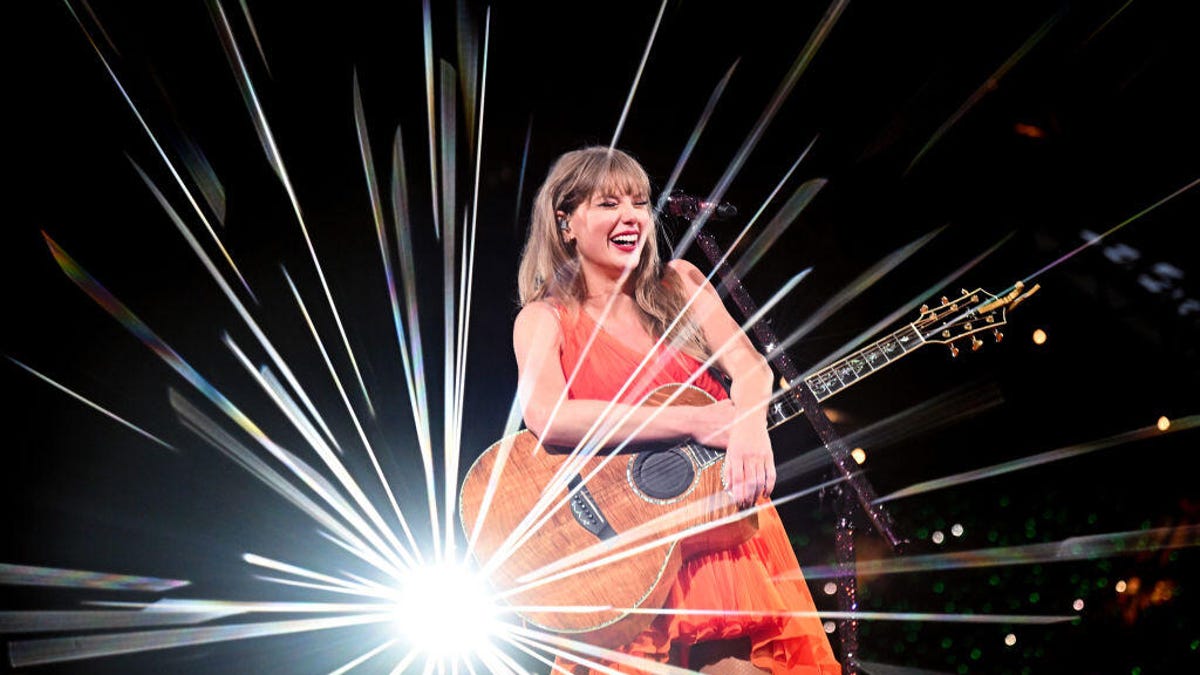 Taylor Swift with guitar