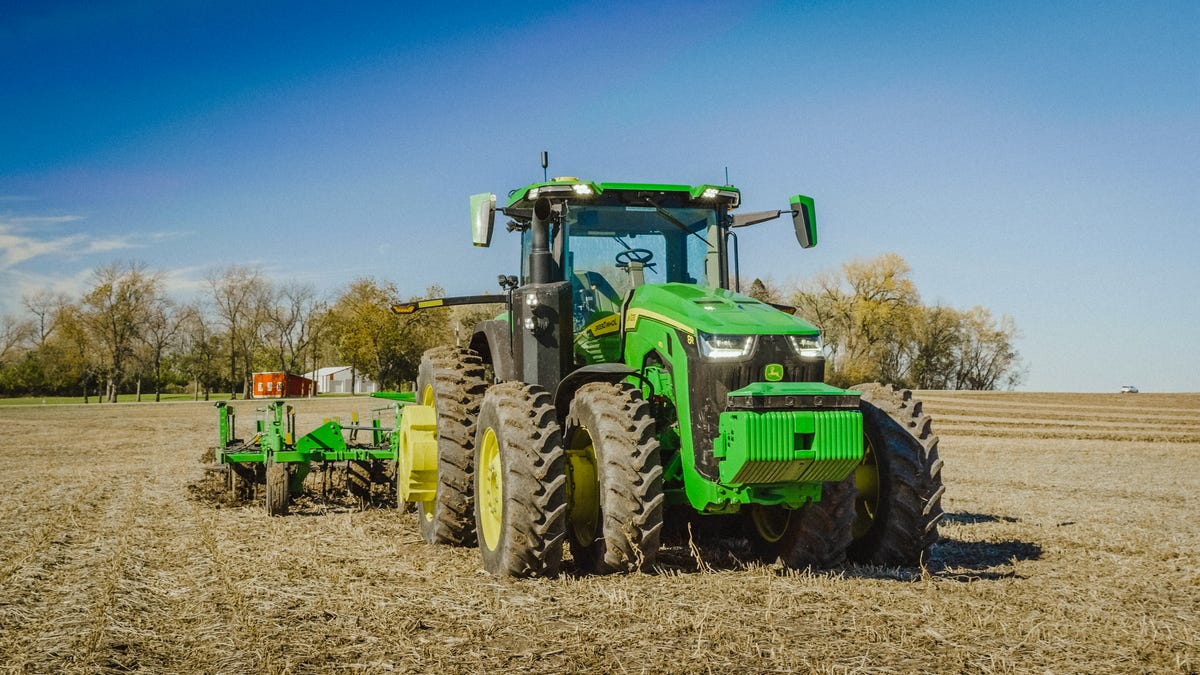 John Deere autonomous self-driving tractor