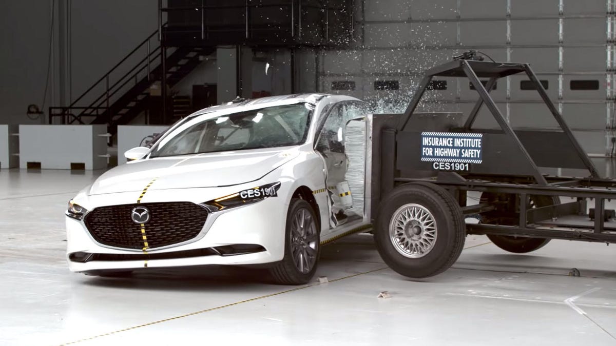 mazda3-iihs-promo