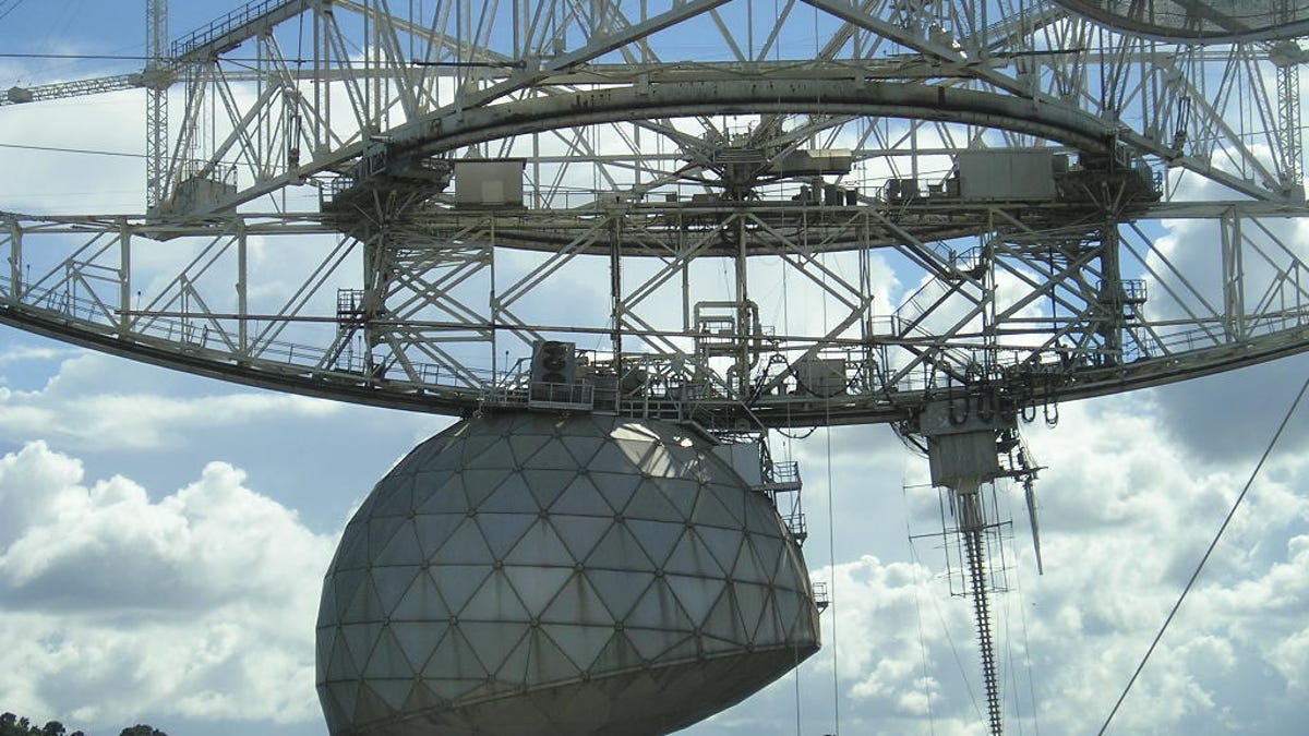 arecibo-observatory-aerial