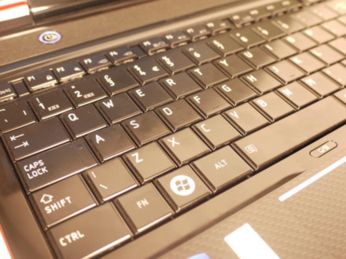 Toshiba Qosmio F750-10Q angled front view