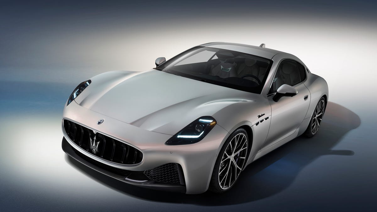 Maserati GranTurismo Modena studio photo